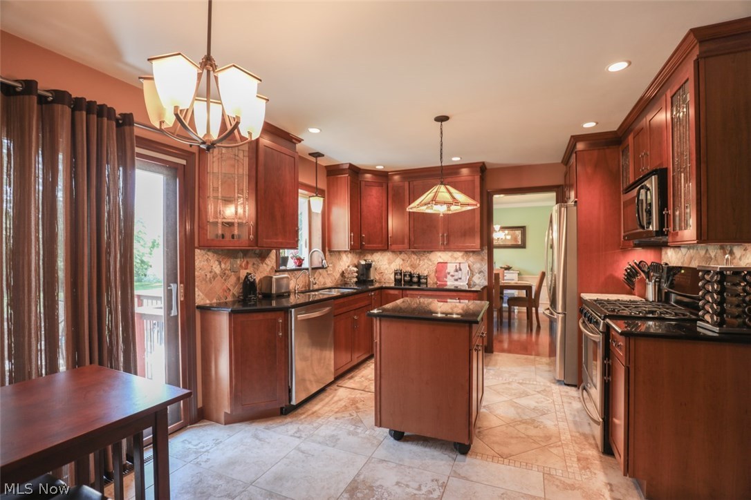 189 Roche Way Youngstown, OH 44512 - Photo 4 of 19 Gallery Image 4