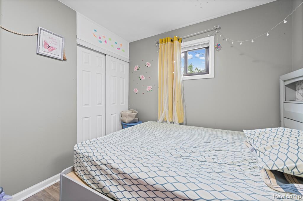8153 Dale Center Line, MI 48015 - Photo 12 of 19