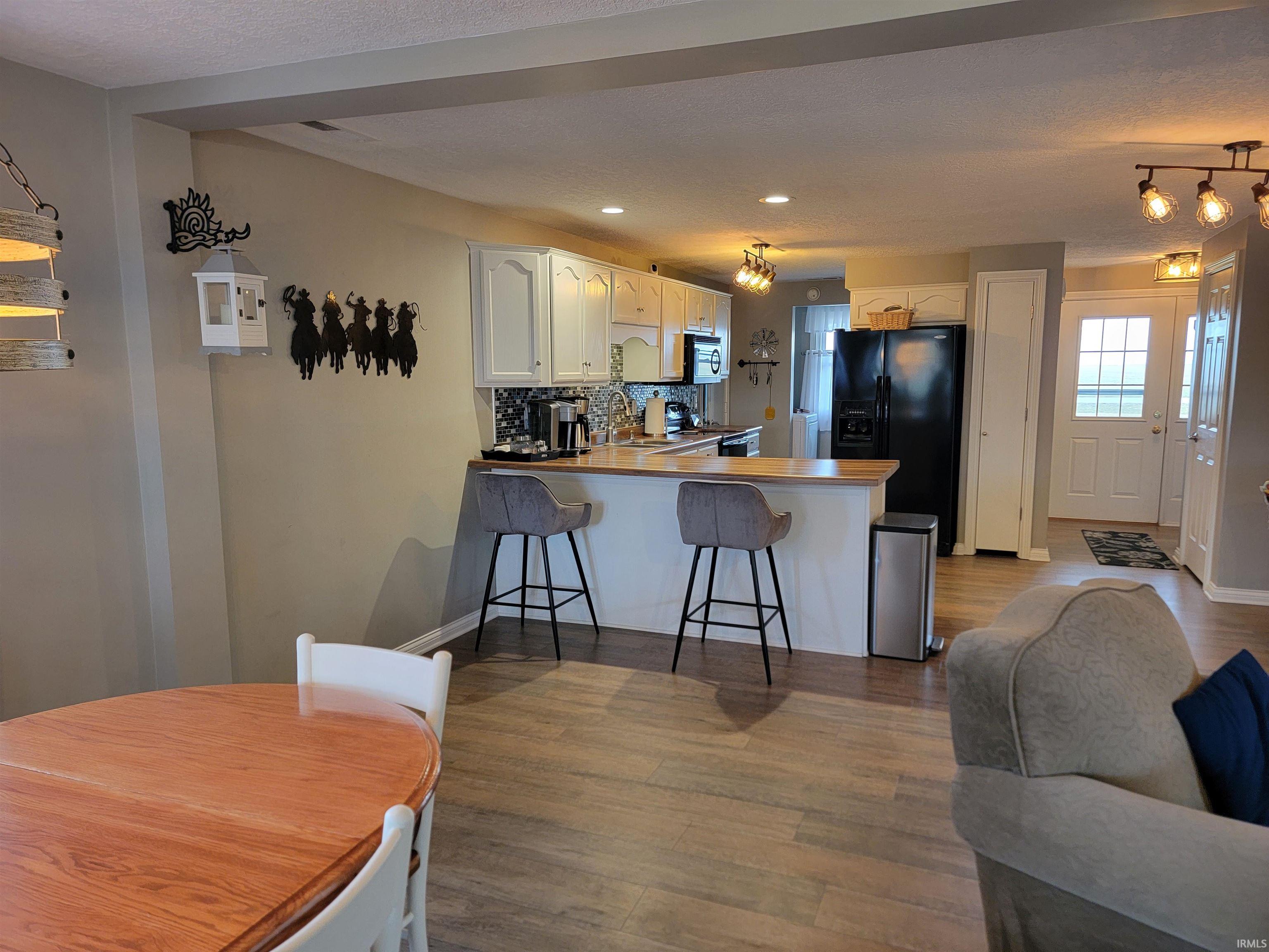 4115 Fahlsing Road Woodburn, IN 46797 - Photo 6 of 36