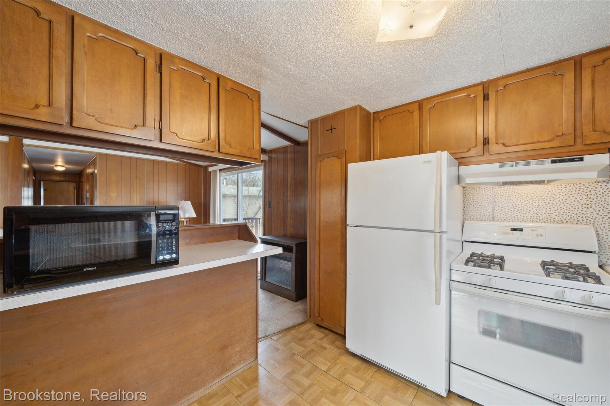 1479 Morley Avenue Rochester, MI 48307 - Photo 12 of 31 Gallery Image 12