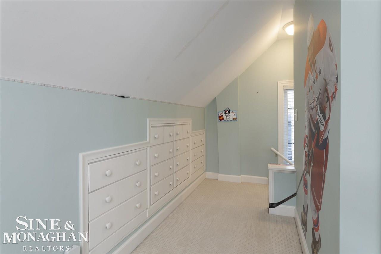 274 Moran Road Grosse Pointe, MI 48236 - Photo 30 of 44 50059922-29.JPG