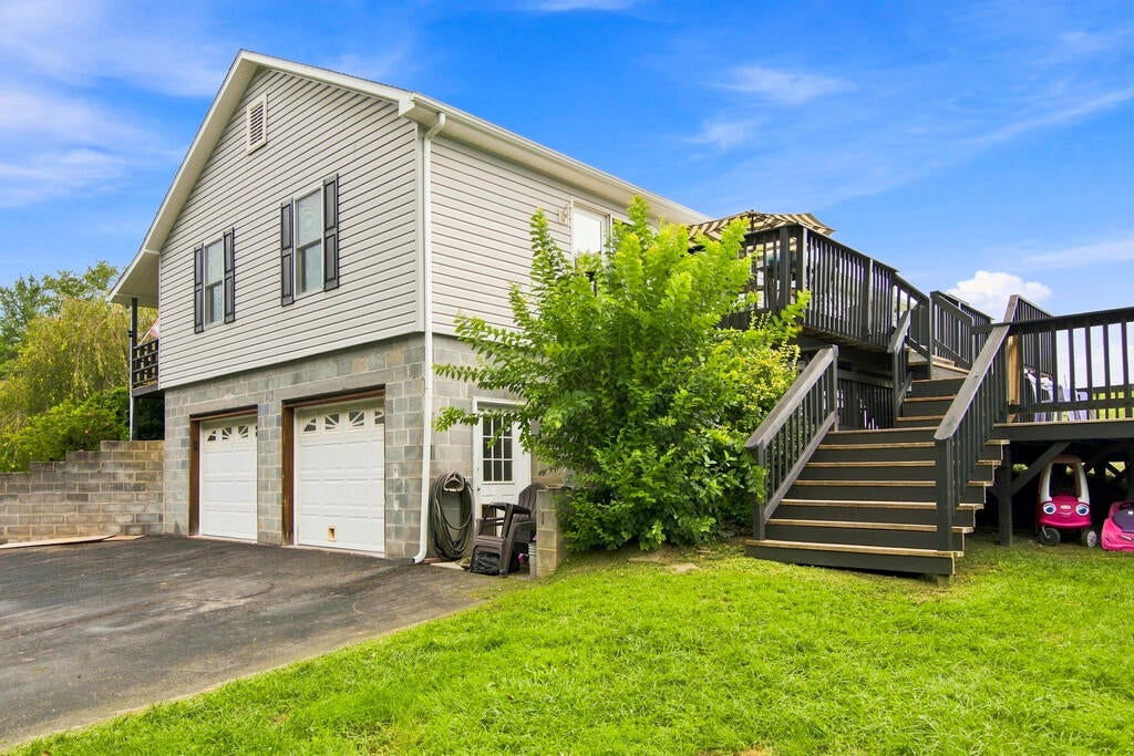 206 Locust Hill Road Max Meadows, VA 24360 - Photo 10 of 60 Gallery Image 10