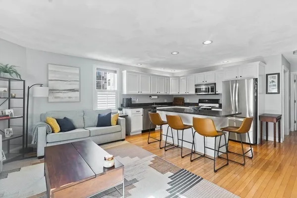 $725,000 | 194 E Street, Unit 1, Boston, MA 02127