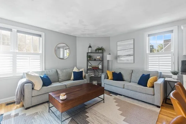 $725,000 | 194 E Street, Unit 1, Boston, MA 02127