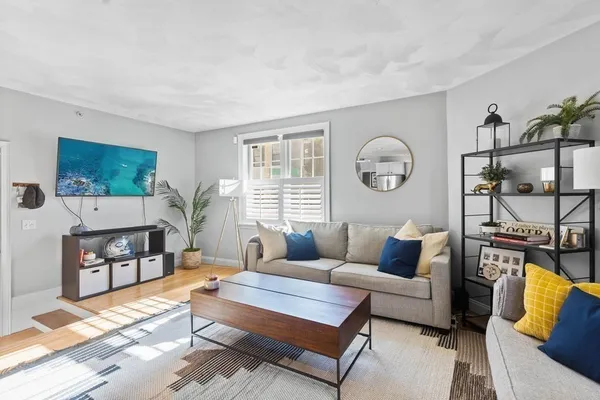 $725,000 | 194 E Street, Unit 1, Boston, MA 02127