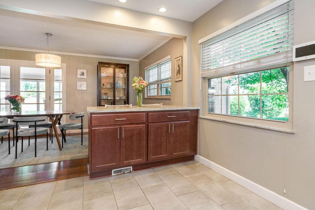 45 South Harding Road Columbus, OH 43209 - Photo 13 of 48
