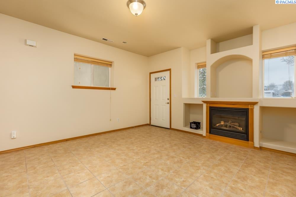 157 Keene Road Richland, WA 99352 - Photo 4 of 28 Gallery Image 4