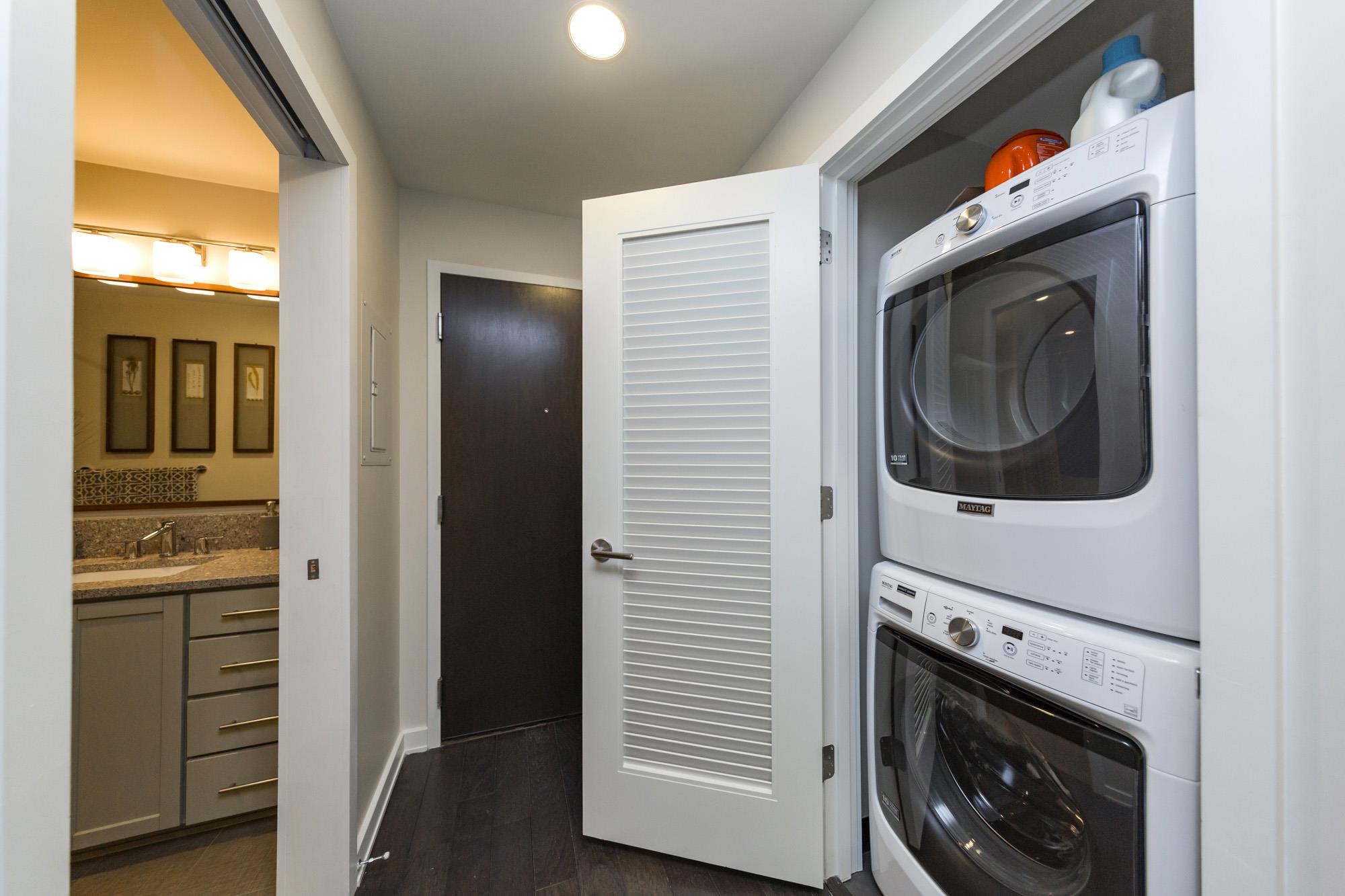 1212 Laurel Street, Unit 1312 Nashville, TN 37203 - Photo 18 of 22 a utility room with dryer and washer