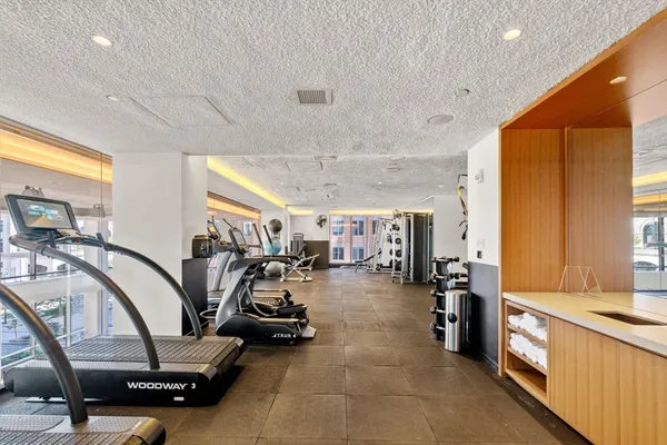$9,500 | 135 Seaport Boulevard, Unit 920, Boston, MA 02210