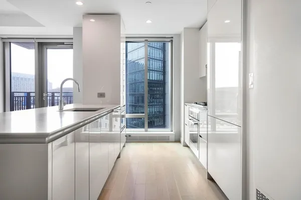 $9,500 | 135 Seaport Boulevard, Unit 920, Boston, MA 02210