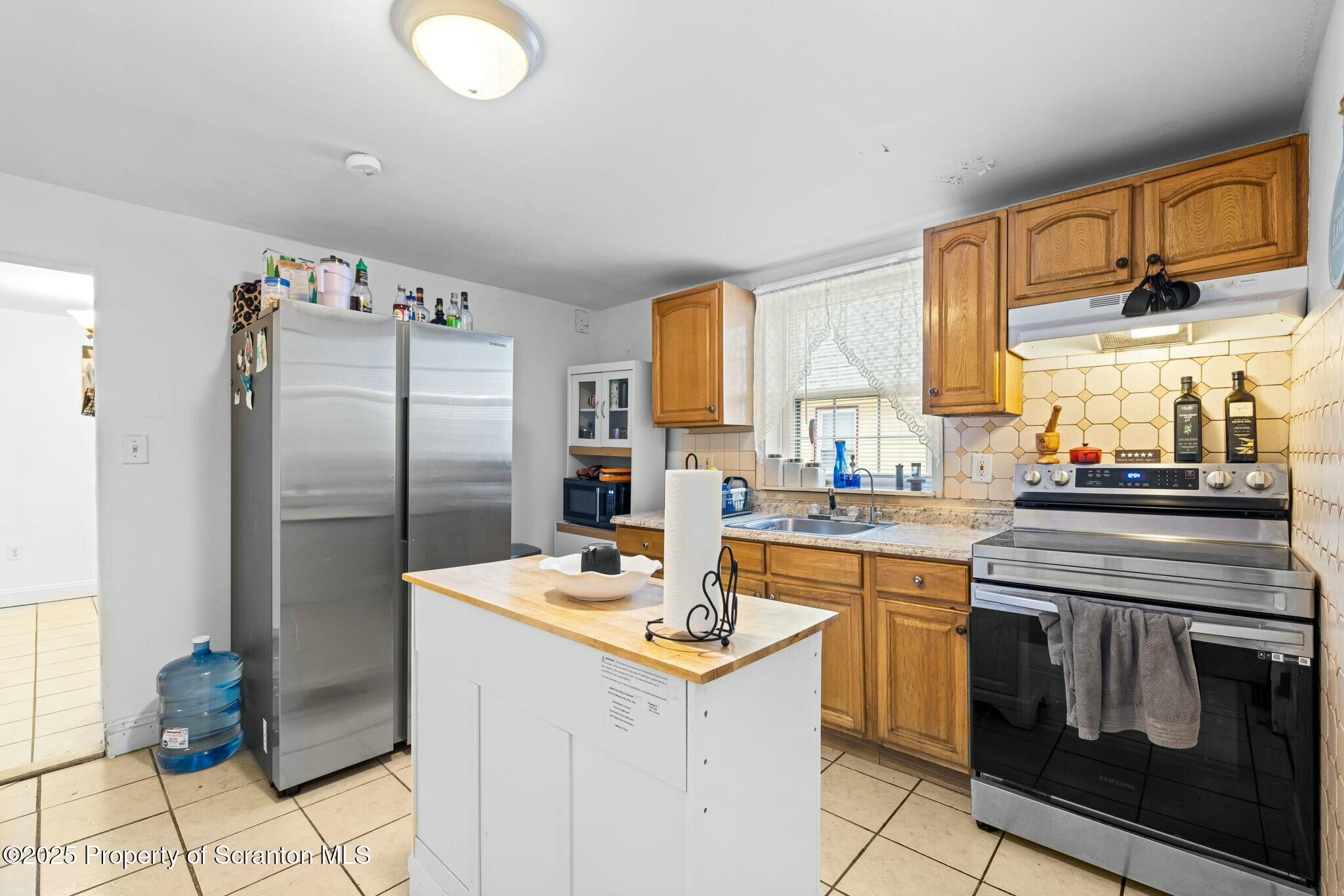 591 North James Street Hazleton, PA 18201 - Photo 21 of 30 tempImagetmaRS9