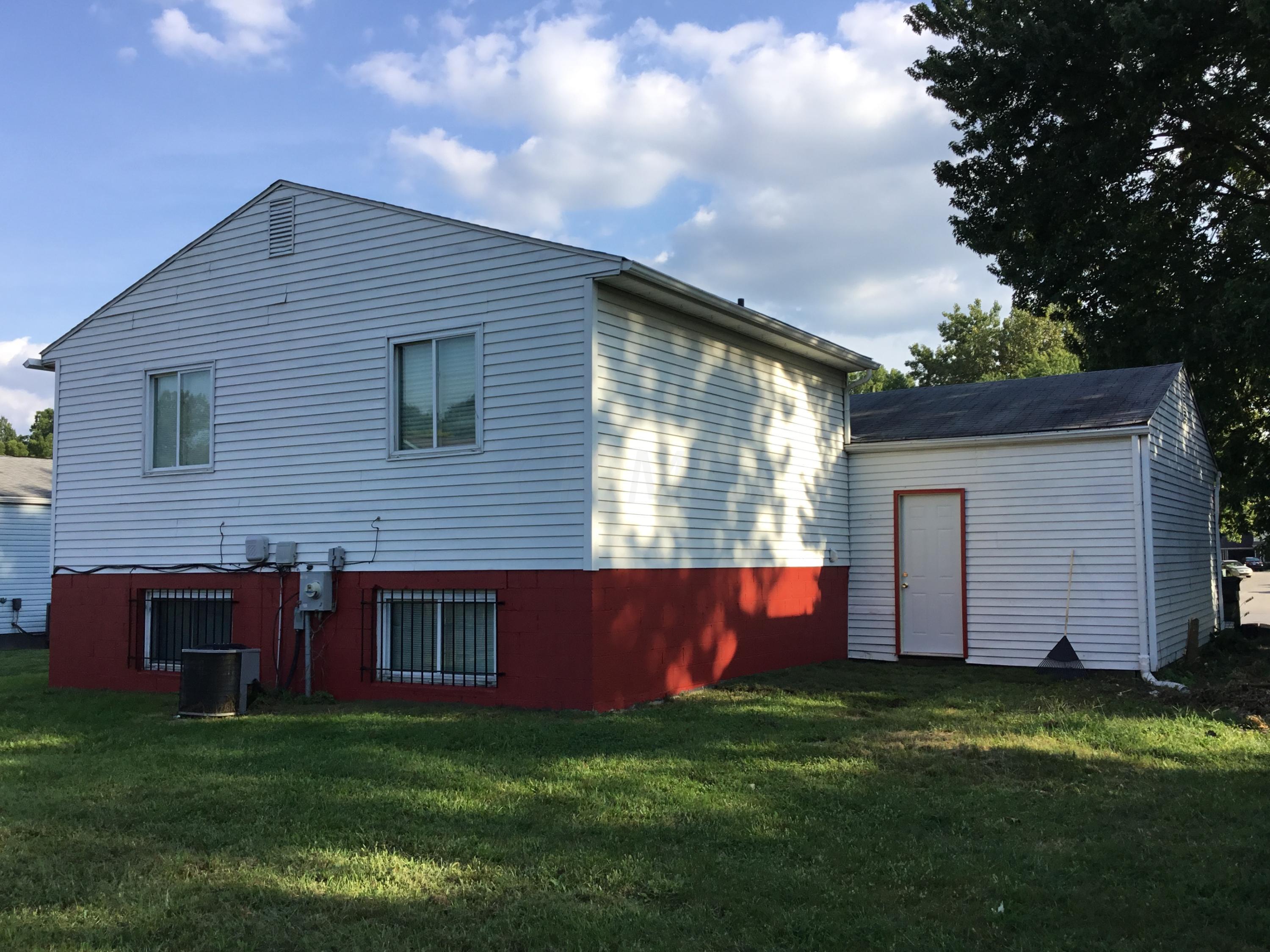 2596 Woodsedge Road Columbus, OH 43224 - Photo 2 of 12