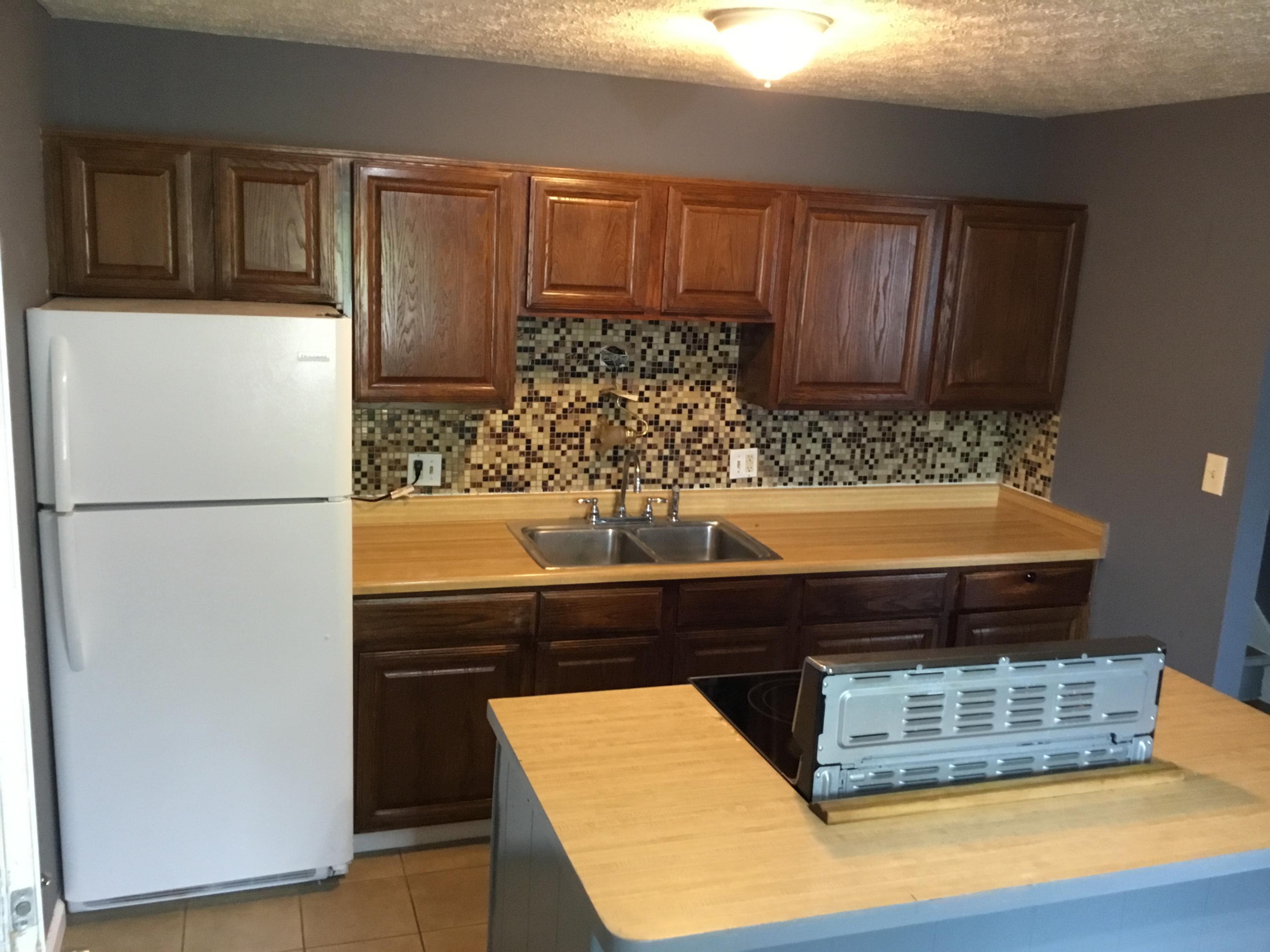 2596 Woodsedge Road Columbus, OH 43224 - Photo 4 of 12