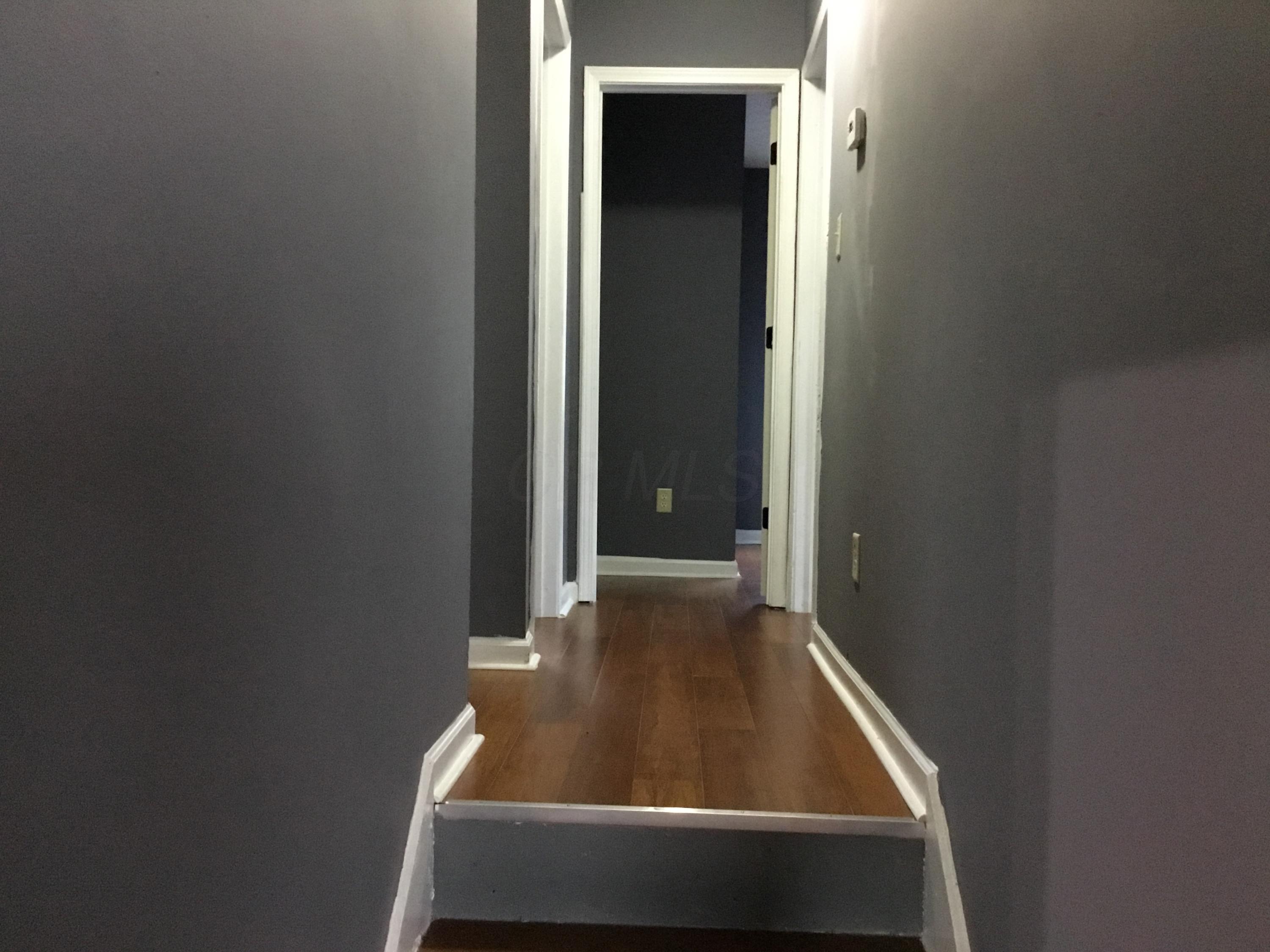 2596 Woodsedge Road Columbus, OH 43224 - Photo 10 of 12