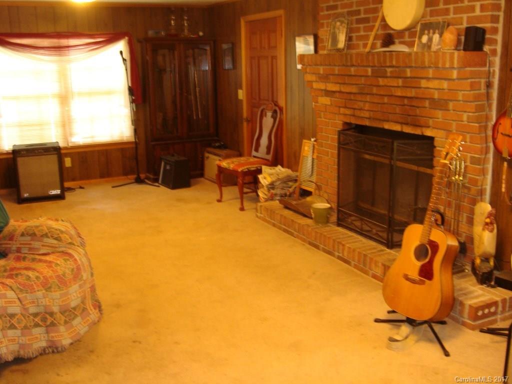 1057 Capps Road Tryon, NC 28782 - Photo 4 of 18
