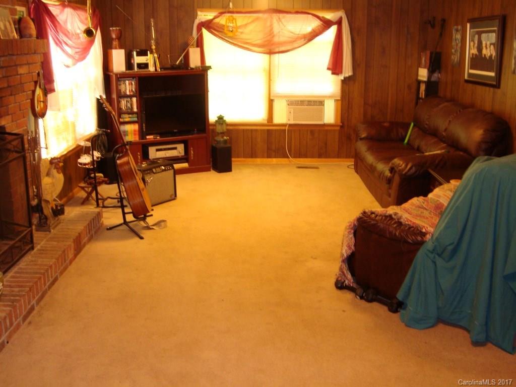 1057 Capps Road Tryon, NC 28782 - Photo 5 of 18