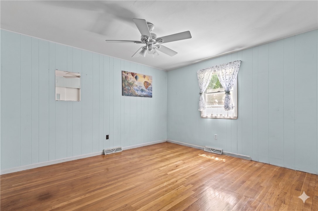 15 Hanley Lane Warren, RI 02885 - Photo 9 of 22