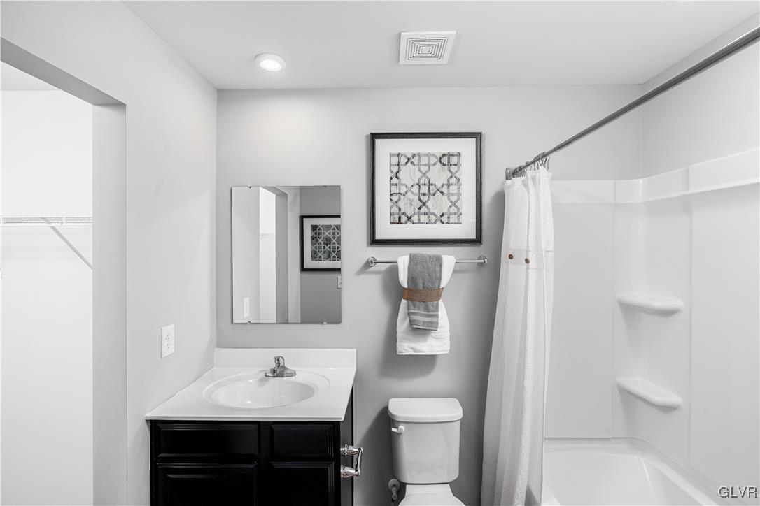 2139 Cross Country Road, Unit 3 STORY JUNIPER Northampton, PA 18067 - Photo 9 of 14 Gallery Image 9