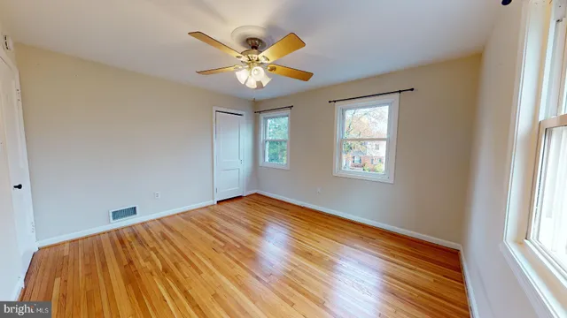 a view of empty room with window