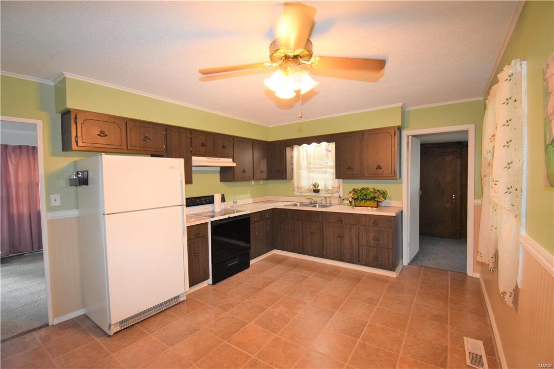 800 Royal Heights Road Belleville, IL 62226 - Photo 20 of 24 Gallery Image 20