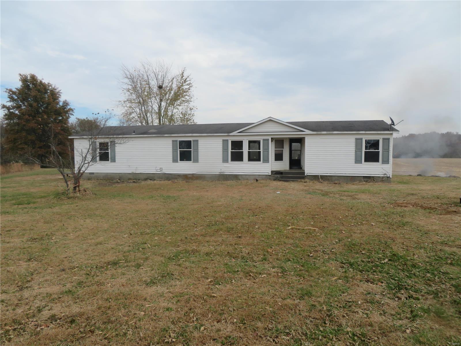 26156 Maine Road Ashley, IL 62808 - Photo 1 of 21 Gallery Image 1