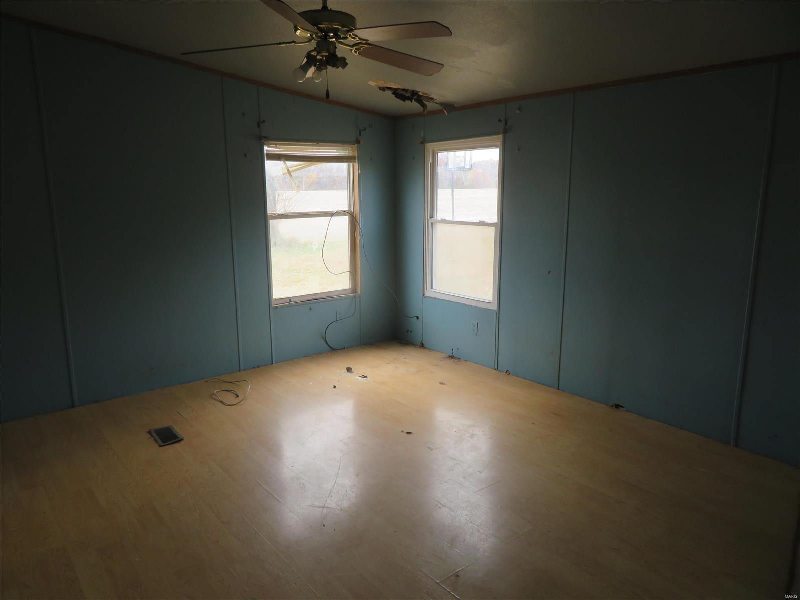 26156 Maine Road Ashley, IL 62808 - Photo 4 of 21 Gallery Image 4