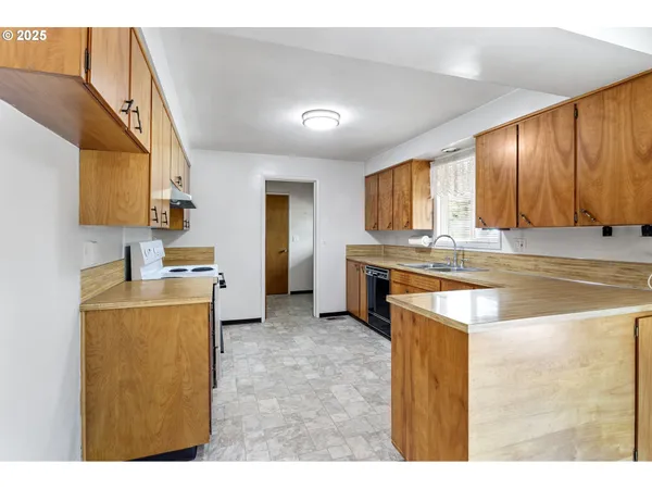 $475,000 | 42986 McKenzie Highway, Leaburg, OR 97489