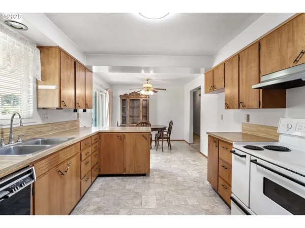 $475,000 | 42986 McKenzie Highway, Leaburg, OR 97489