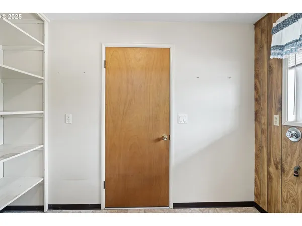 $475,000 | 42986 McKenzie Highway, Leaburg, OR 97489