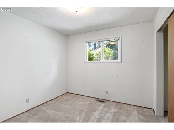 $475,000 | 42986 McKenzie Highway, Leaburg, OR 97489