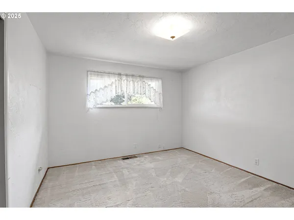 $475,000 | 42986 McKenzie Highway, Leaburg, OR 97489