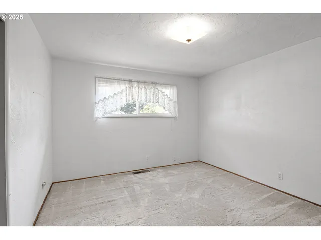 $475,000 | 42986 McKenzie Highway, Leaburg, OR 97489