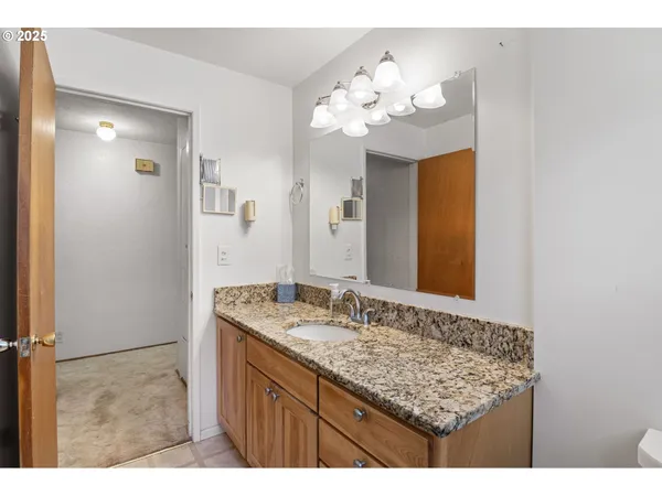 $475,000 | 42986 McKenzie Highway, Leaburg, OR 97489