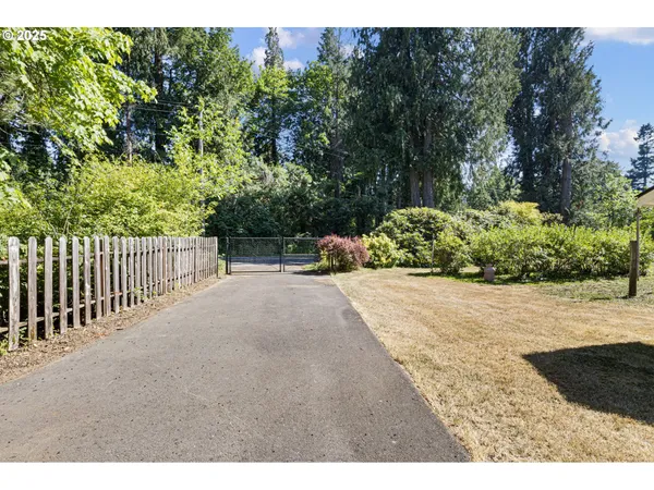 $475,000 | 42986 McKenzie Highway, Leaburg, OR 97489