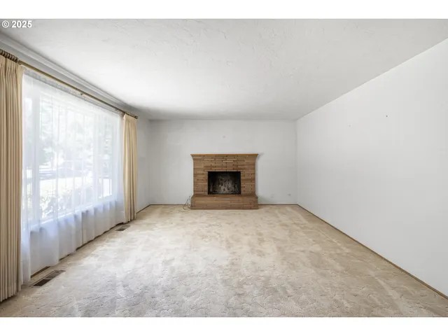 $475,000 | 42986 McKenzie Highway, Leaburg, OR 97489