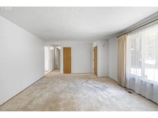 $475,000 | 42986 McKenzie Highway, Leaburg, OR 97489