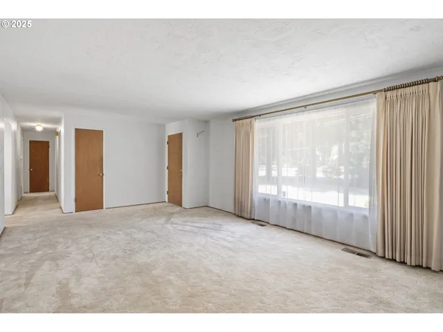 $475,000 | 42986 McKenzie Highway, Leaburg, OR 97489