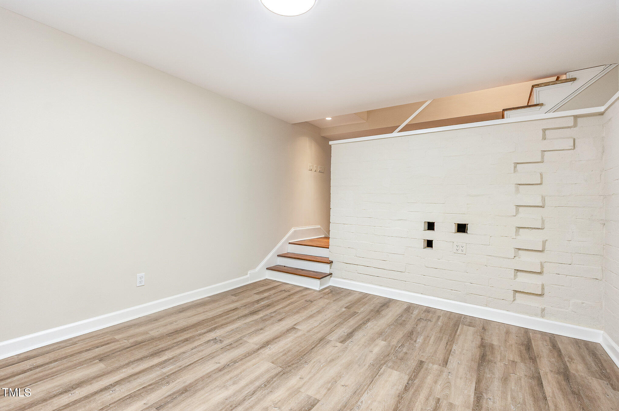 421 Ridgefield Road Chapel Hill, NC 27517 - Photo 13 of 25 014_cj4a9388-edit_511