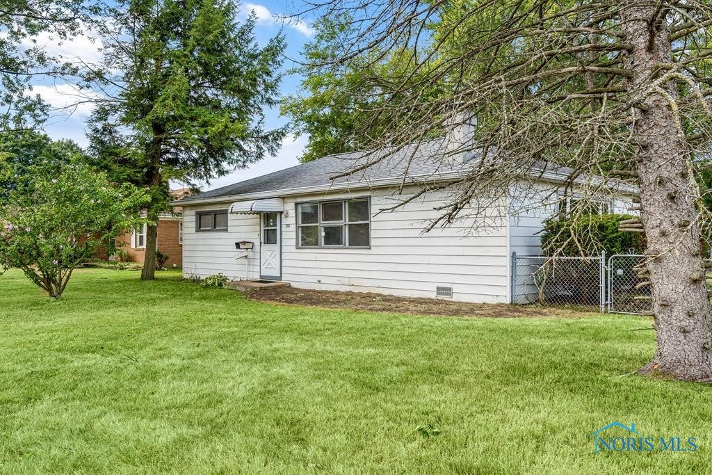 1108 Westgate Road Toledo, OH 43615 - Photo 3 of 33 Gallery Image 3