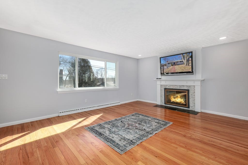 32 Highgate Road Marlborough, MA 01752 - Photo 3 of 36 Gallery Image 3