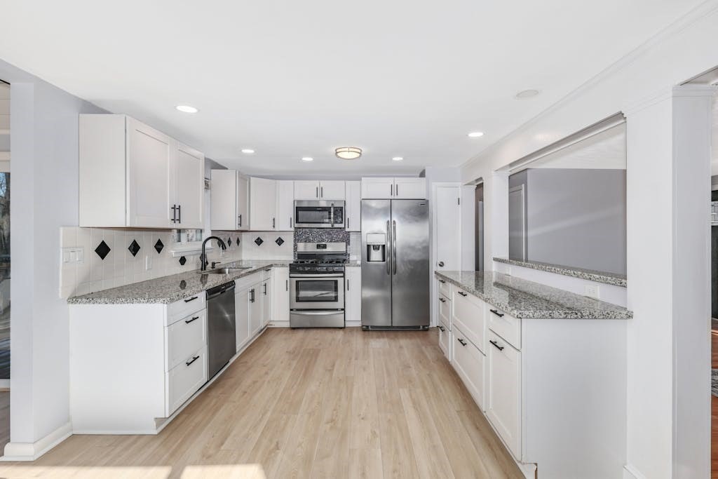 32 Highgate Road Marlborough, MA 01752 - Photo 9 of 36 Gallery Image 9