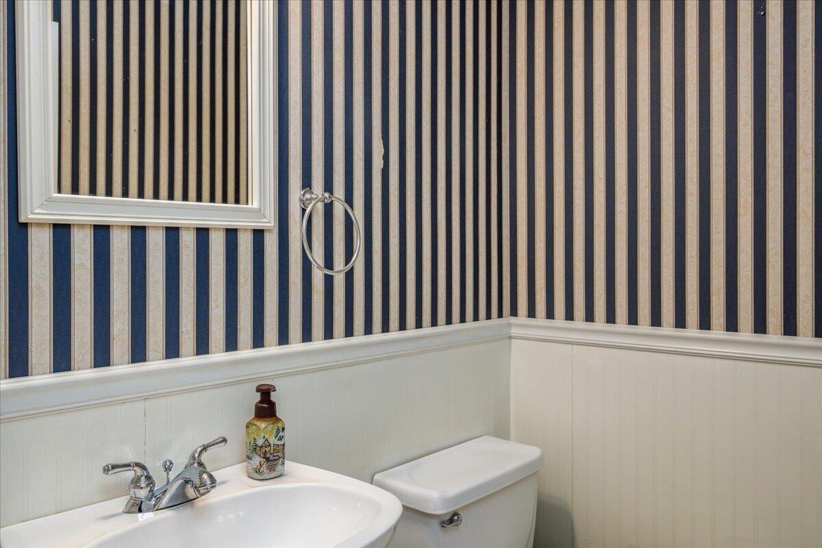 6720 Bradshaw Road Salem, VA 24153 - Photo 16 of 37 17-016-6720 Bradshaw Rd-10-Edit