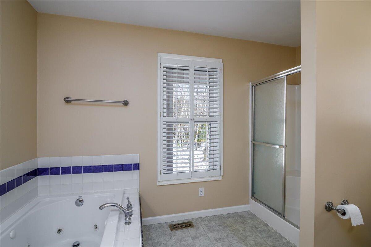 6720 Bradshaw Road Salem, VA 24153 - Photo 20 of 37 23-022-6720 Bradshaw Rd-107-Edit