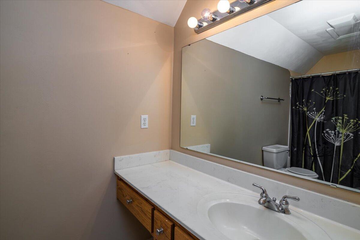 6720 Bradshaw Road Salem, VA 24153 - Photo 25 of 37 28-027-6720 Bradshaw Rd-129-Edit