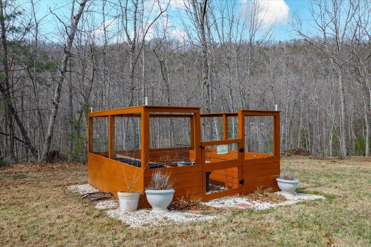 6720 Bradshaw Road Salem, VA 24153 - Photo 29 of 37 65-022-6720 Bradshaw RD EXT-61-HDR-Edit