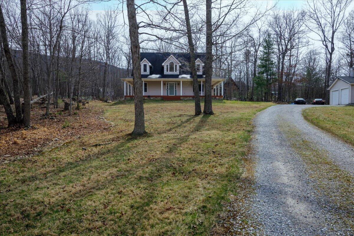 6720 Bradshaw Road Salem, VA 24153 - Photo 32 of 37 59-016-6720 Bradshaw RD EXT-17-HDR-Edit