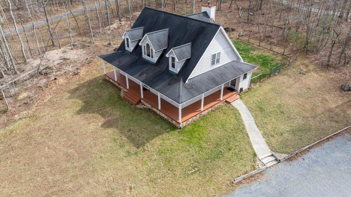 6720 Bradshaw Road Salem, VA 24153 - Photo 4 of 37 53-010-6720 Bradshaw RD EXT-37-HDR-Edit