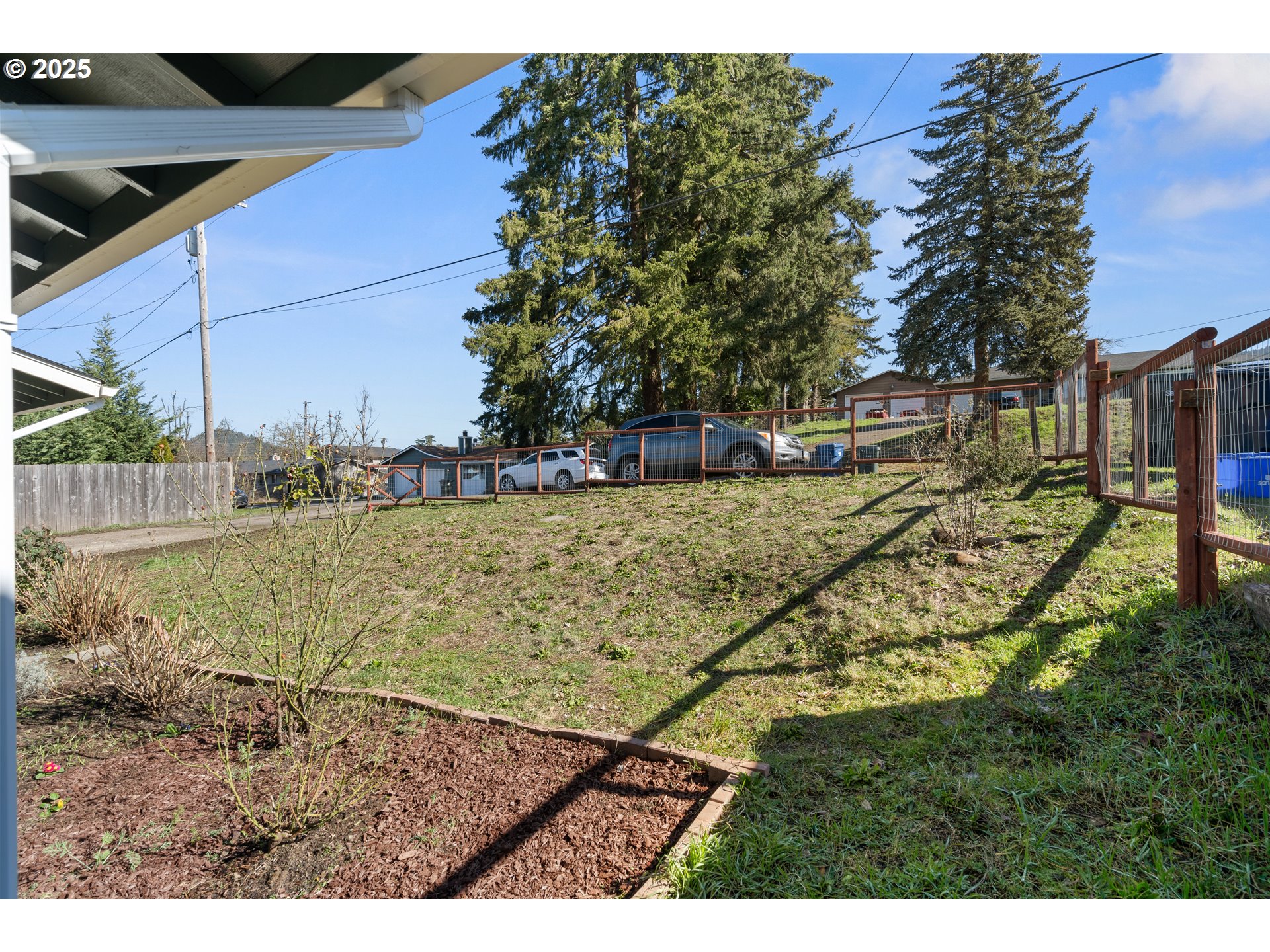 220 South 70th Street Springfield, OR 97478 - Photo 4 of 23