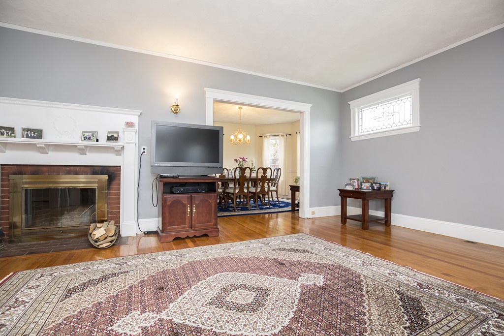 79 Manthorne Road Boston, MA 02132 - Photo 8 of 30 Gallery Image 8