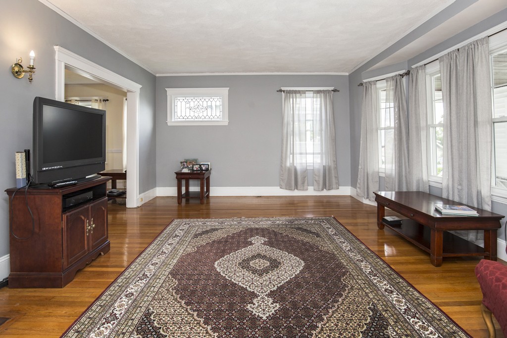 79 Manthorne Road Boston, MA 02132 - Photo 9 of 30 Gallery Image 9